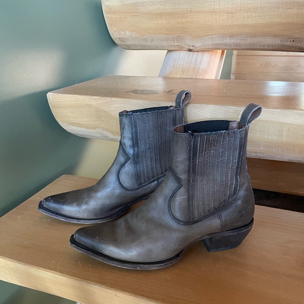 Frye sacha western bootie